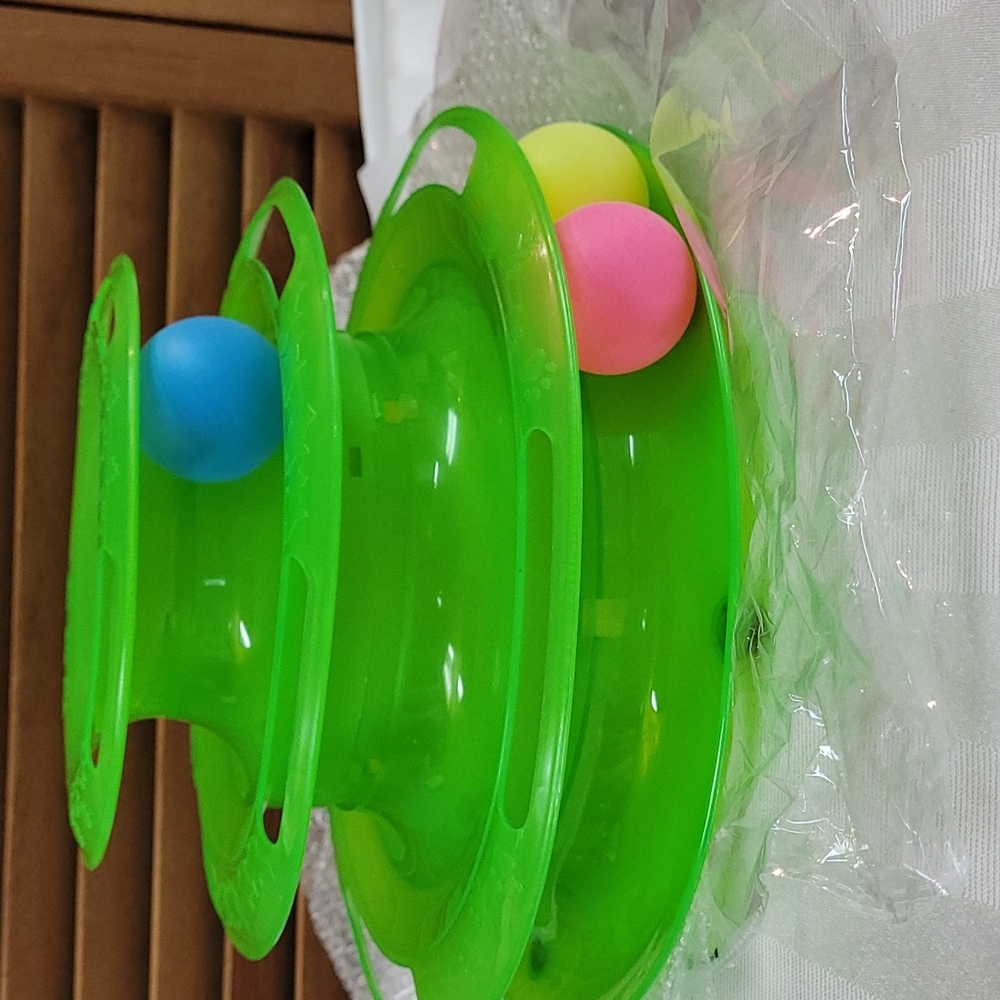Tiered Cat Toy Spinning Ball Tower New